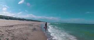 De Quatro ASS DRIVER XXX - Naked Russian nudist girl Sasha Bikeyeva on on the public beaches of Valencia Pattaya