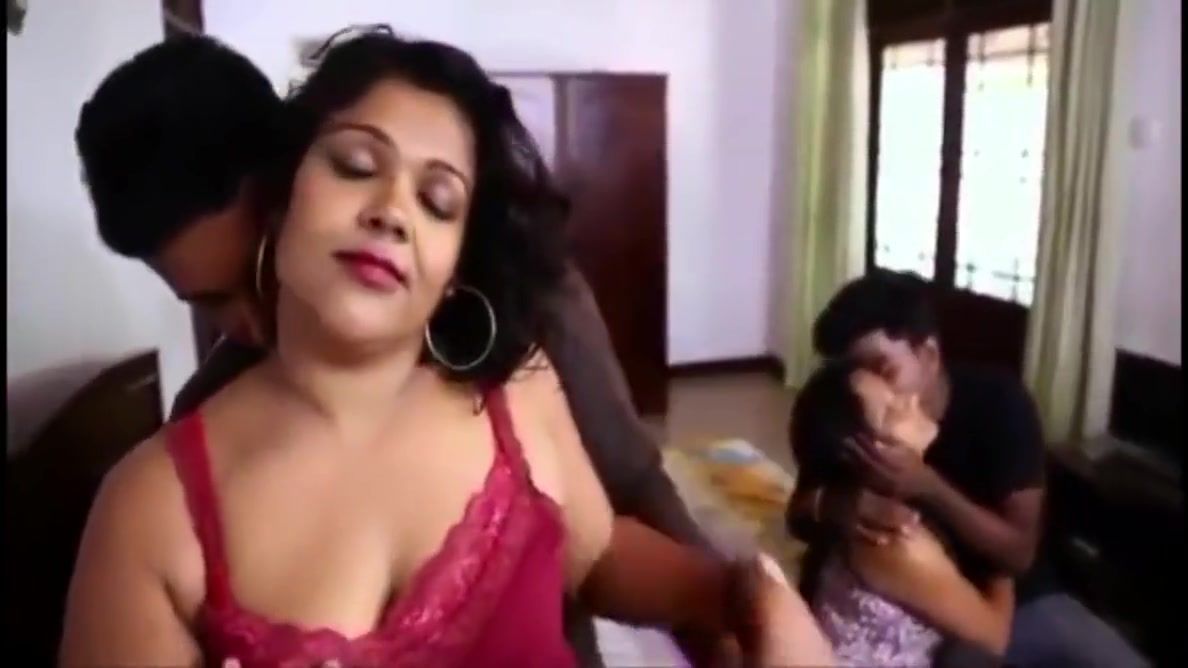 Brazilian Hot housewife fucks neighbour with hindi audio HotXXX