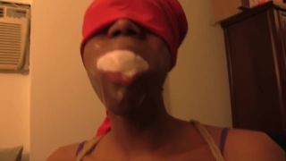 XTwisted inescapable clear medical tape gag : she can't work her mouth free Brasileira
