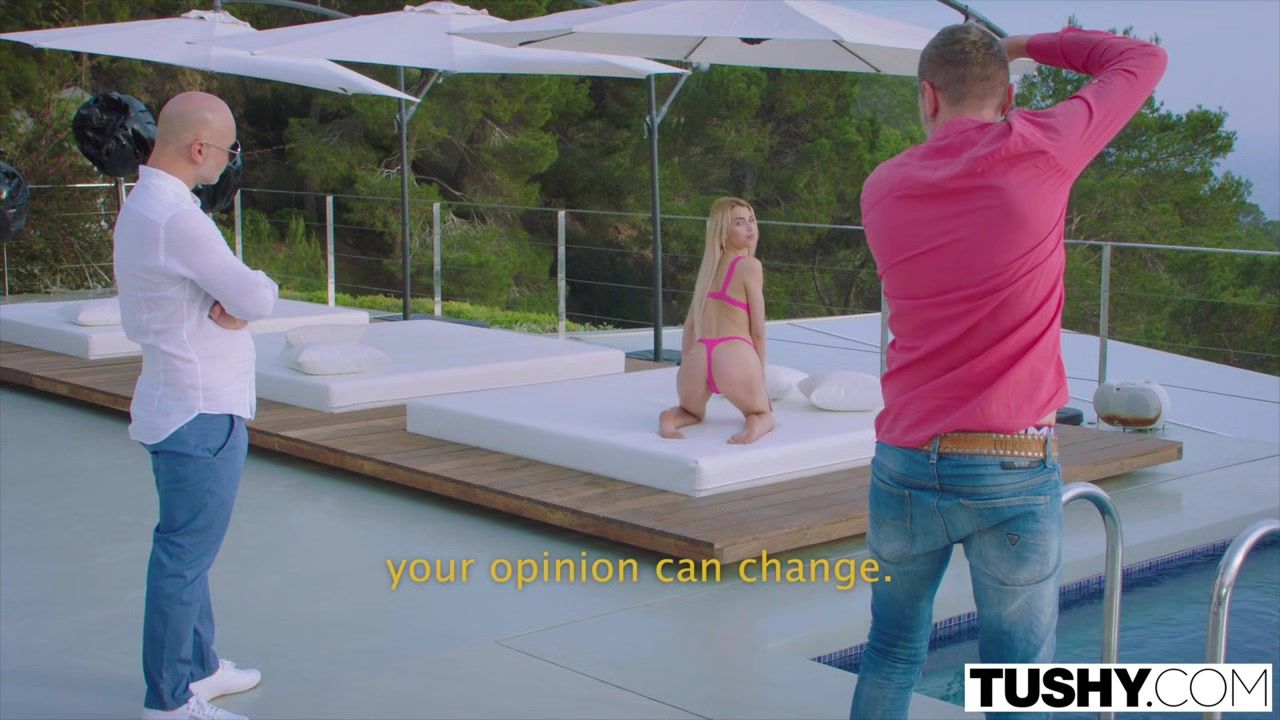 NSFW Gif TUSHY Model has a crush on her manager and uses a butt plug to get his attention Vaginal
