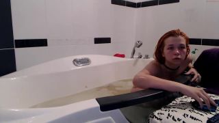 Butt Plug hot teen girl with hairy pussy takes a bath Putinha