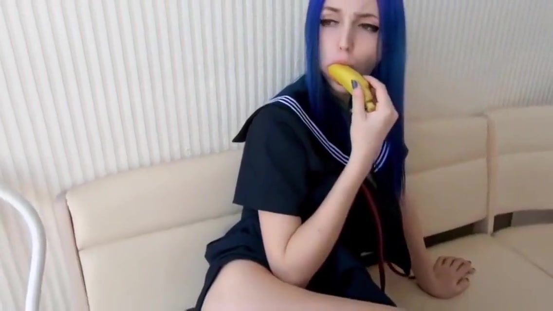Naija Japanese schoolgirl gets double penetration with bananas in both teen holes PornoLab