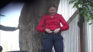 Pareja Voyeur spying girls pissing outdoor Bosom