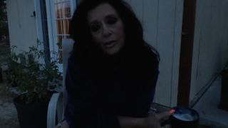 Hot Girl MOM SNEAKS outside to smoke before sunrise Big Dick