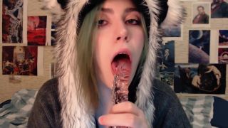 Hot Milf Chilly Siberian Bear has the most intense orgasm...