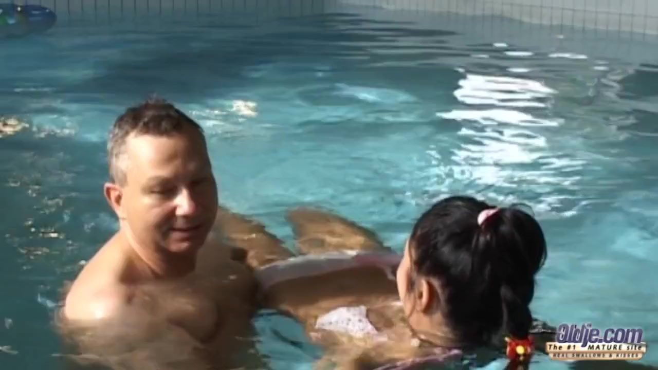 Firsttime Swimming Lesson - Sheridan Family Roleplay - 1