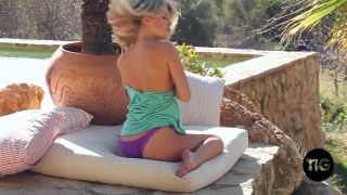 LatinaHDV Rachel Strips Nude By The Pool Ride