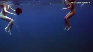 Bongacams Submerged Hot Babes Underwater Alrincon