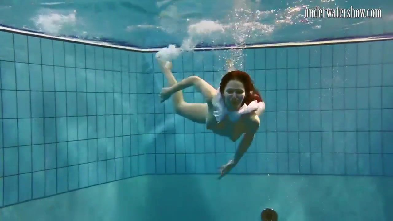 Realsex Hot Babe Swims In The Sea Like A Mermaid Nut