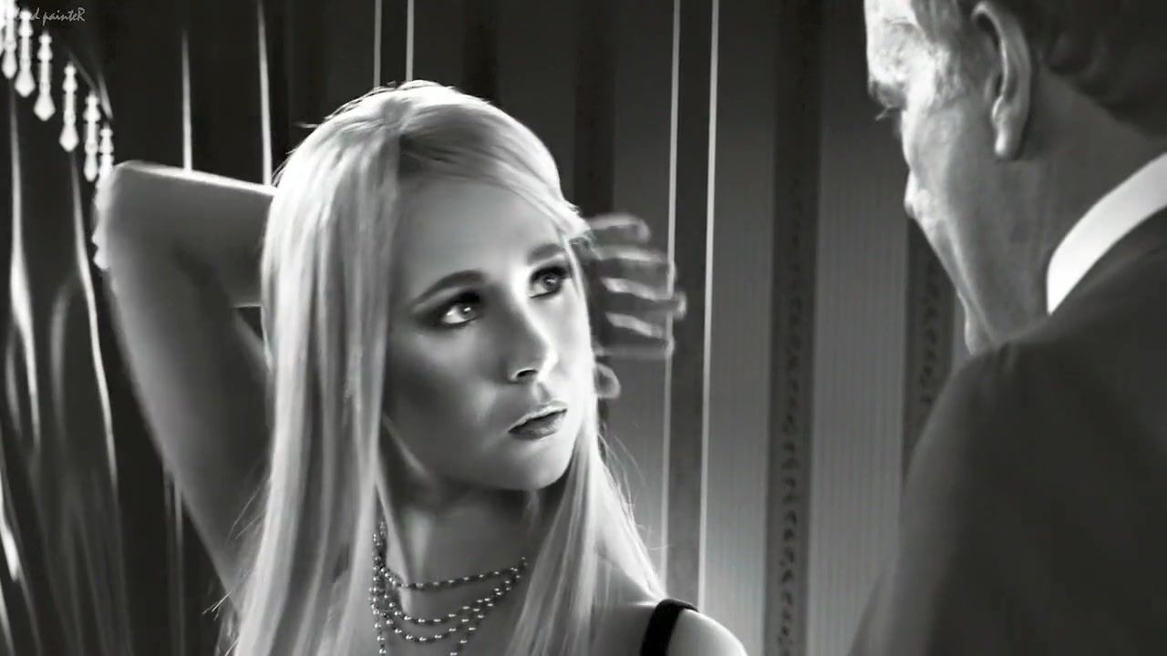 Room Sin City A Dame to Kill For (2014) Juno Temple Gay Medical
