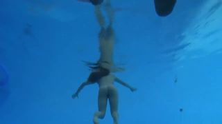 18yo Swimming naked with sexy eurobabes Ano