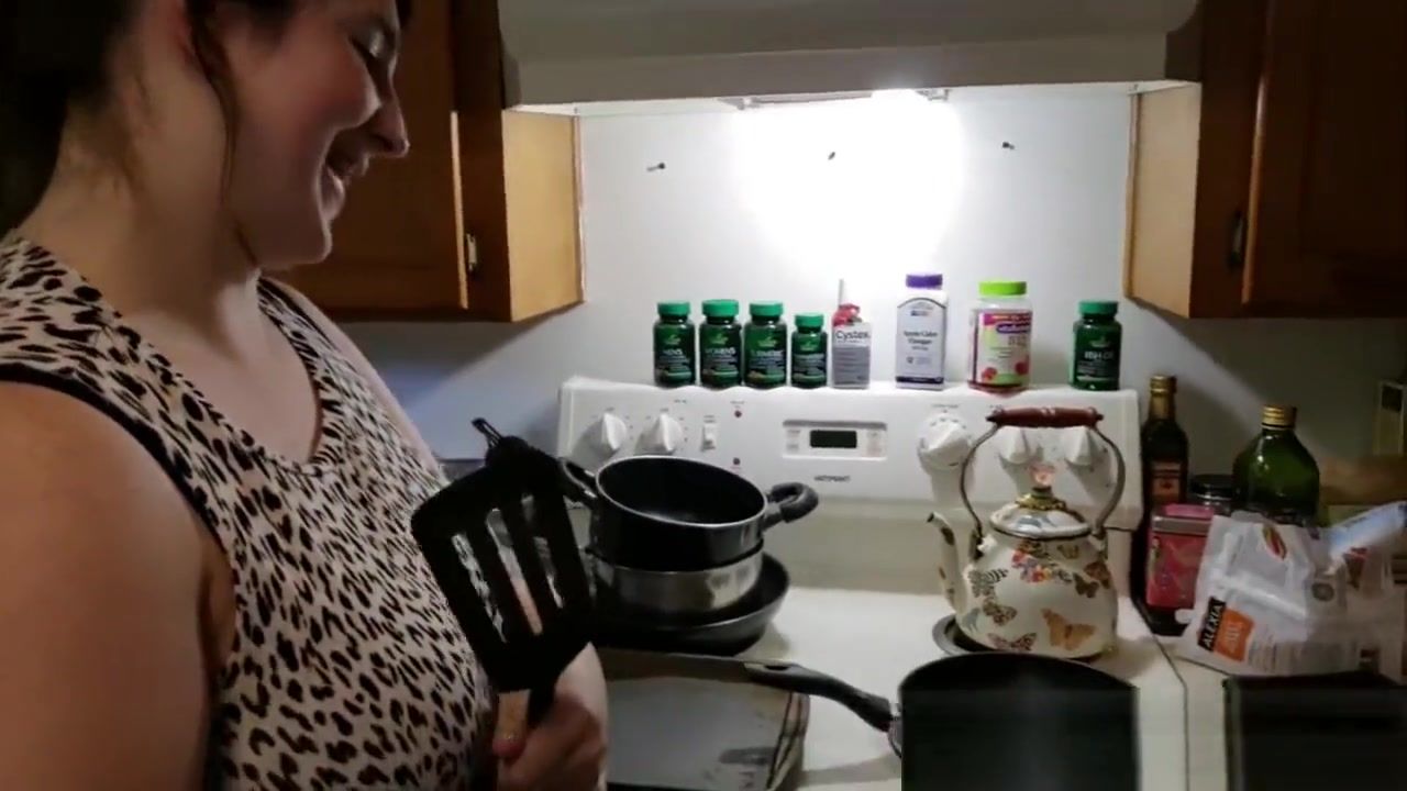Body Fucking While Cooking Dinner Teenage Girl Porn - 1