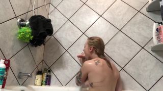 Cunt Bubble bath blonde plays with dildo - Scarlettbabyxoxo Girlsfucking