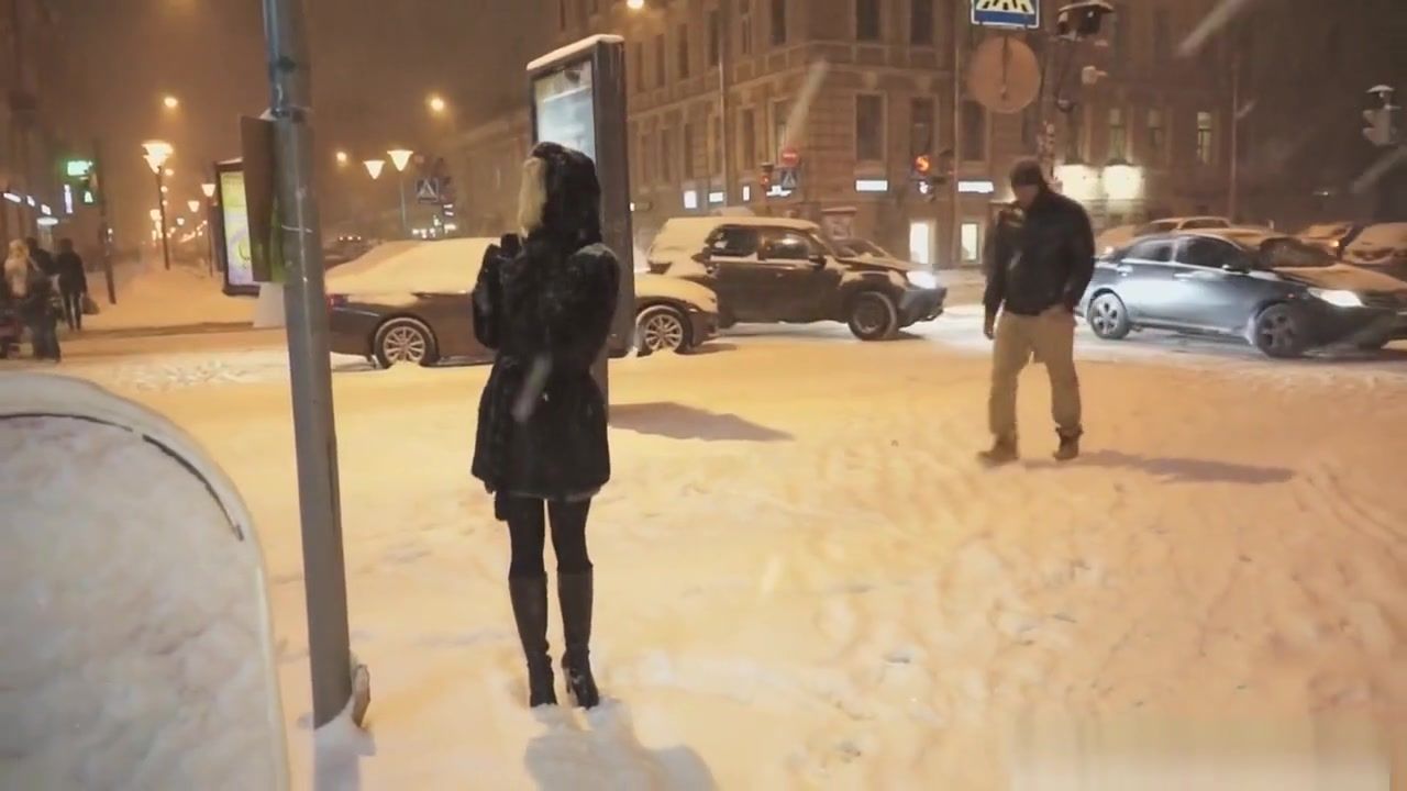 Amateur Waiting For Her Girlfriend In The Middle Of A Snow-covered Rimming