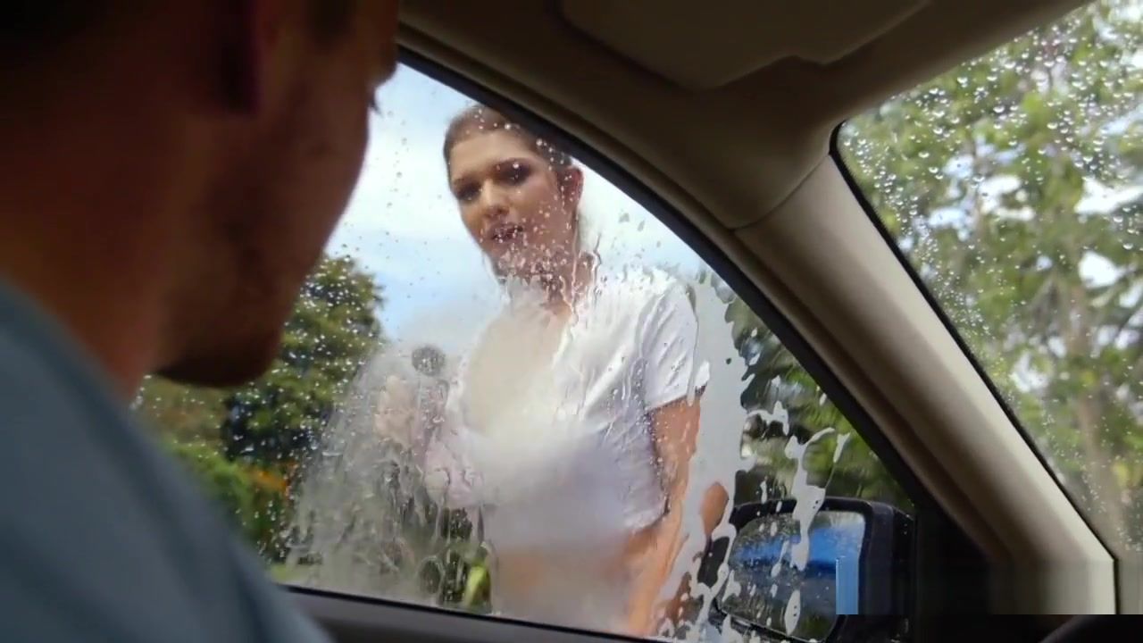 Girlnextdoor Natural Big Boobs Babe Washing Car Casal