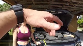 Putaria Roadside - Latina wife has sex with her mechanic outside Hot Girls Fucking