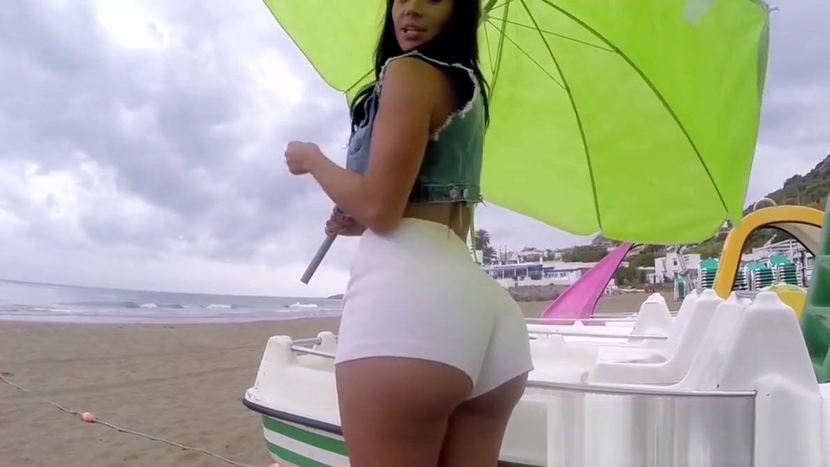 Shemale Latina Franceska Jaimes twerks before beach anal penetration Gaybukkake - 1