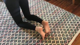 veyqo Perfect Teen Feet Scrunching Doing Yoga RealityKings