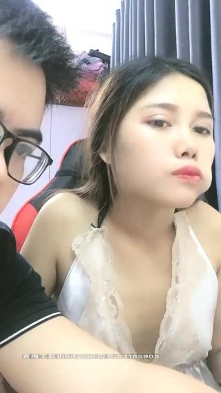Teensnow 顔 值 不 錯 的 越 南 小 美 女 妹 子 和 國 人 小 哥 啪 啪 搞 完 休 息 下 再 來 第 二 炮(Webcam) Titties