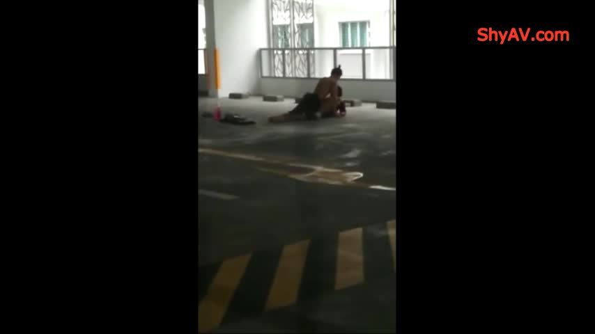 Smutty Singapore Couple Sex In Carpark BananaBunny