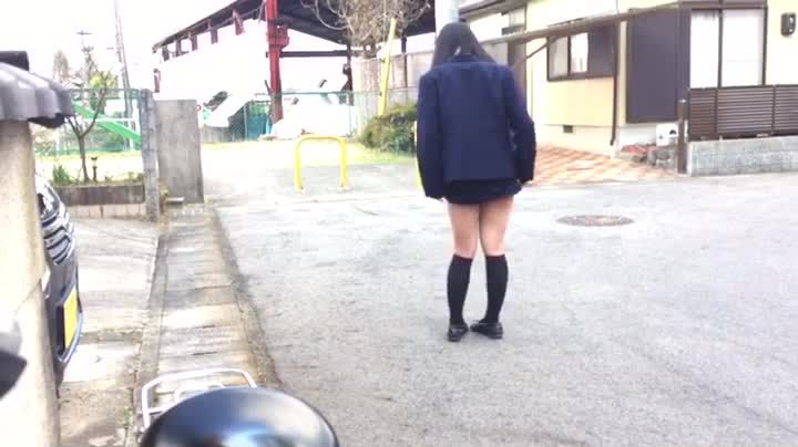 Ikillitts 短いスカートのノーパン制服ＪＫが道路で尻穴全開の露出くぱぁ！個人撮影 無修正ハメピ Transsexual