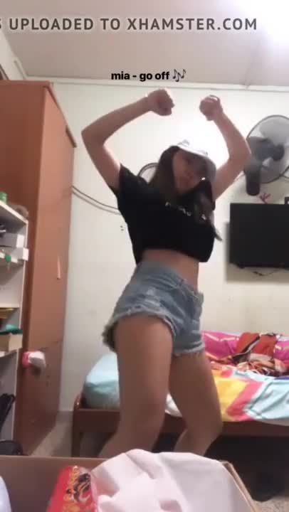 Soles Horny Singapore Teen Twerking 2 Gapes Gaping Asshole