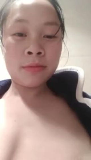 Amateur Porn Horny Chinese Milf Showing Her Boobs Dildos