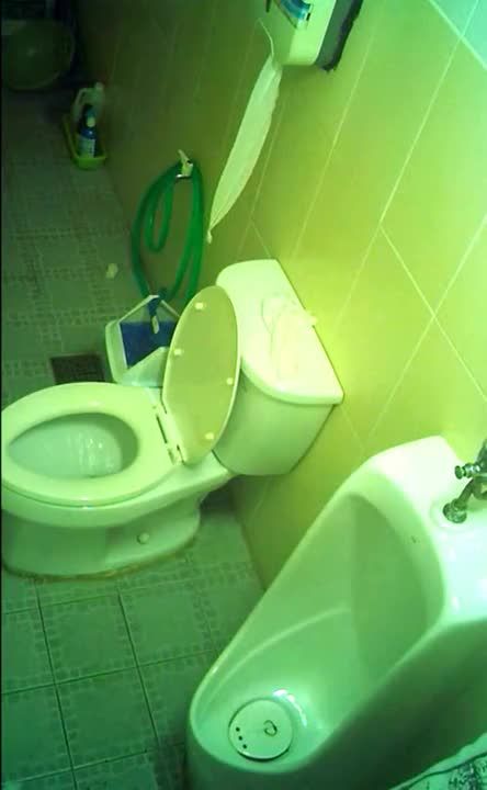 Tiny Korean Toilet Spy Cam 4 Club