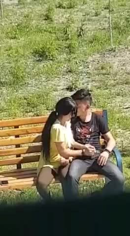 VideosZ 小情人野外幫男友打飛機被同事偷拍放上網 Chinese Young Woman Masturbates For Boyfriend Outdoor Gets Filmed By Office Colleagues Hot Fucking