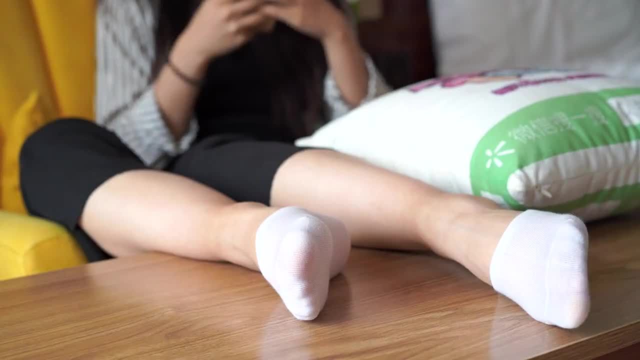 Camera CHINESE BEAUTY SOCKS AND BAREFEET Amateur Porn