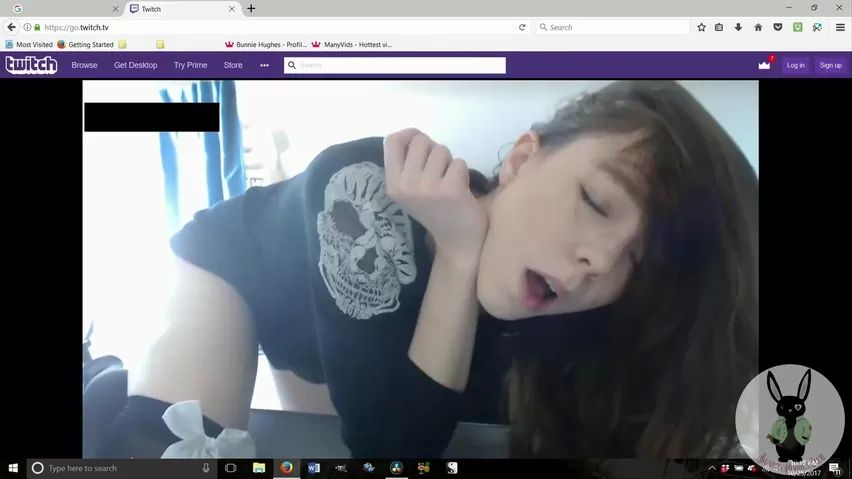 Cojiendo Nerdy Hot Gamer Girl Cums LIVE ON TWITCH Free Amateur Porn