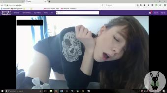 American Nerdy Hot Gamer Girl Cums LIVE ON TWITCH Cam4