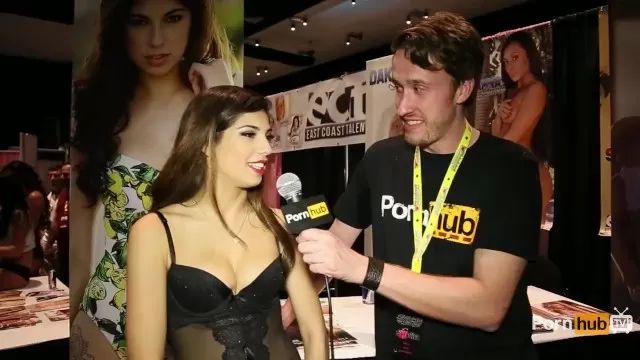 Cavalgando PornhubTV Ava Taylor Interview at eXXXotica 2014 Atlantic City Sexy Girl