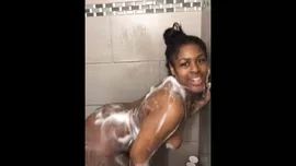 FindTubes Sexy Teen in the Shower and Ass Oiled Up! Exhib