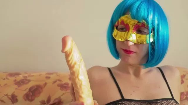 Best Blowjob Ever Amateur Housewife from Italy Enjoys Huge Dildo! Closeup Action! Petite Girl Porn