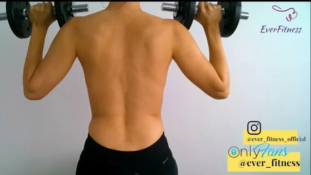 FetLife Stunning Fitness Babe Workout Shoulders and Play with back MUSCLES Hardcore Porno