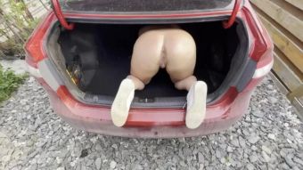 PornHubLive Hard Anal in the Trunk of a Car Italiana