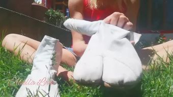 Caiu Na Net Girl Puts on her White Ninja Shoes in the Yard - Abella Love Full Video SVScomics