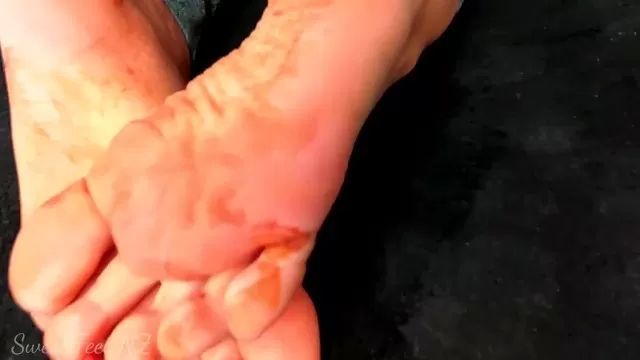 Hot Wife Dirty Wrinkly Soles Kiss
