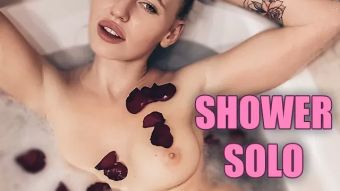 Fuck Pussy Girl Takes a Bath and Fondles her Pussy to Intense Orgasm Glamour Porn