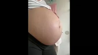 Alura Jenson 9 Months Pregnant Sfw Tease Hermosa