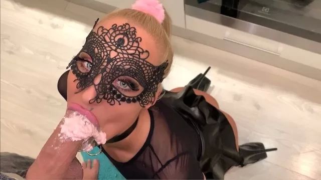Street Slim Blonde Saliva Bunny Enjoys Messy Food Fetish and Cock Sucking - the Splosh Theraphy Bulge