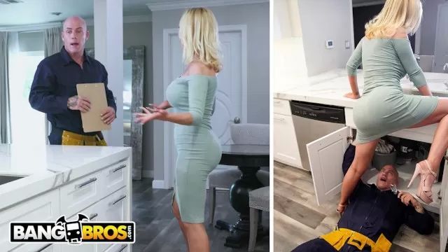 Office BANGBROS - Nikki Benz Gets her Pipes Fixed by Plumber Derrick Pierce Flogging