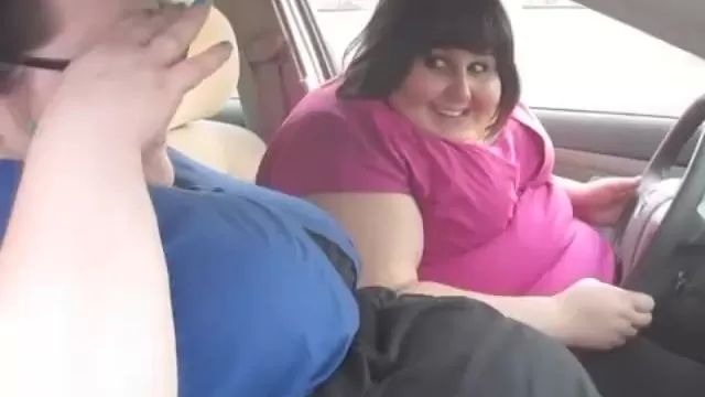 XHamsterCams SSBBW too Tight Car Squeeze with Ivy Davenport and Violet James InfiniteTube