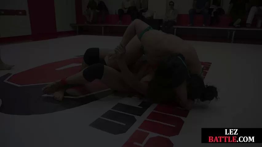 Inked Busty wrestling dykes strapon fuck lesbians in kinky group Face Fucking