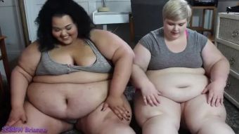 Fuck SSBBW Brianna and BBW Beccabae Doing Situps and Squashes Anal-Angels