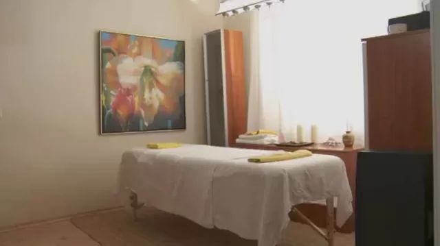 Petera Krystal Boyd gets a great and fun massage (Krystal Boyd) Time