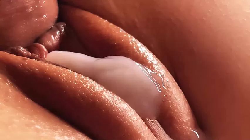 Bunduda Beautiful pussy covered in lubricant and cum. Close-up GoodVibes