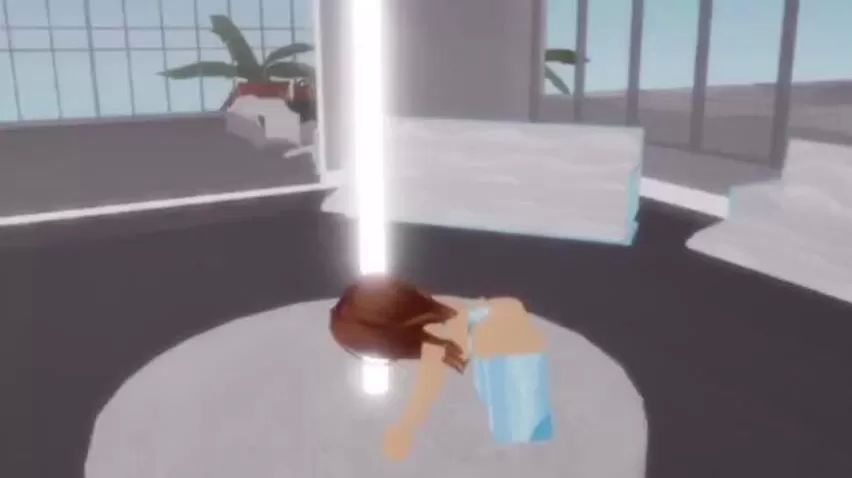 Heavy-R Roblox stripper gets paid to give a lapdance and screw customer +discotd Panocha