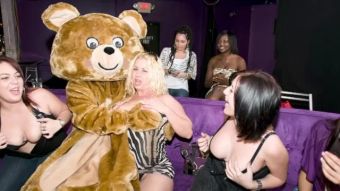 Head DANCING BEAR - Starting The Year Off Right With Big Dicks Slinging & Horny Hoes Sucking Edging